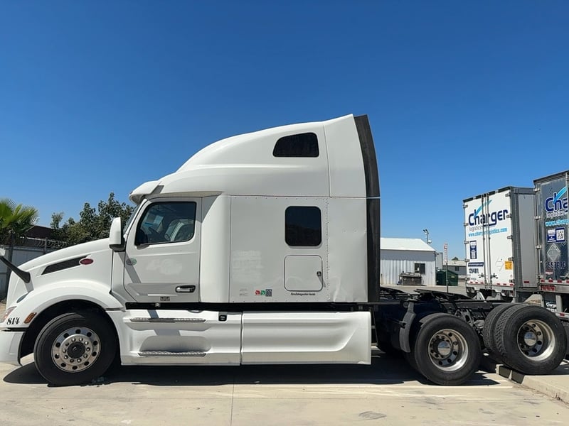 2023 PETERBILT 579