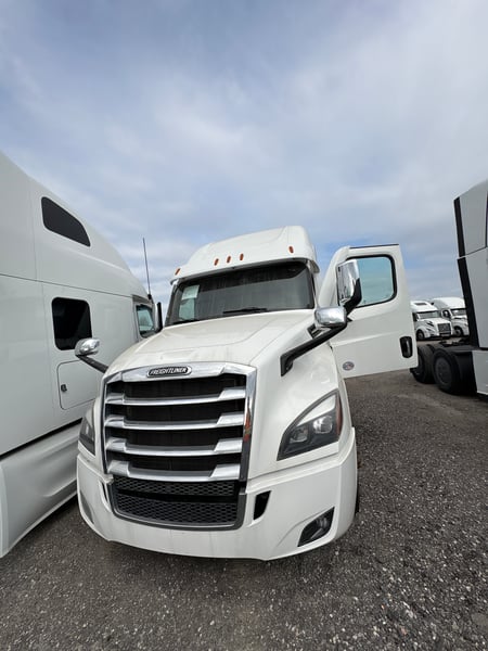 2022 FREIGHTLINER CASCADIA