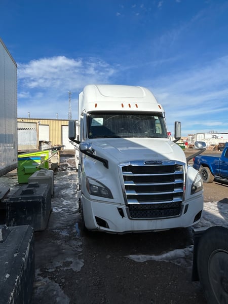 2021 FREIGHTLINER CASCADIA
