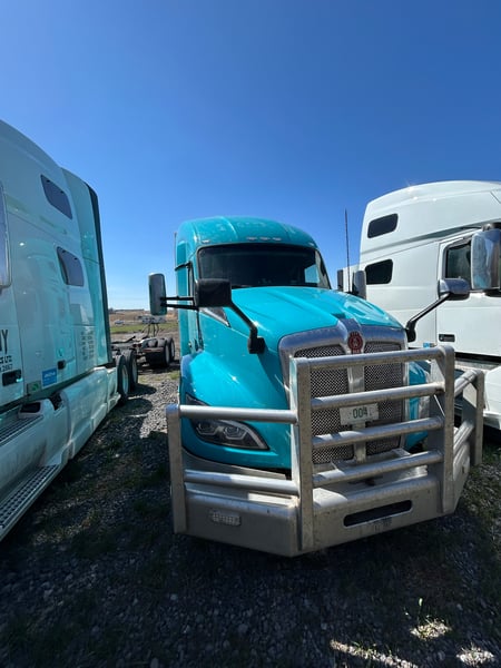 2023 KENWORTH T680