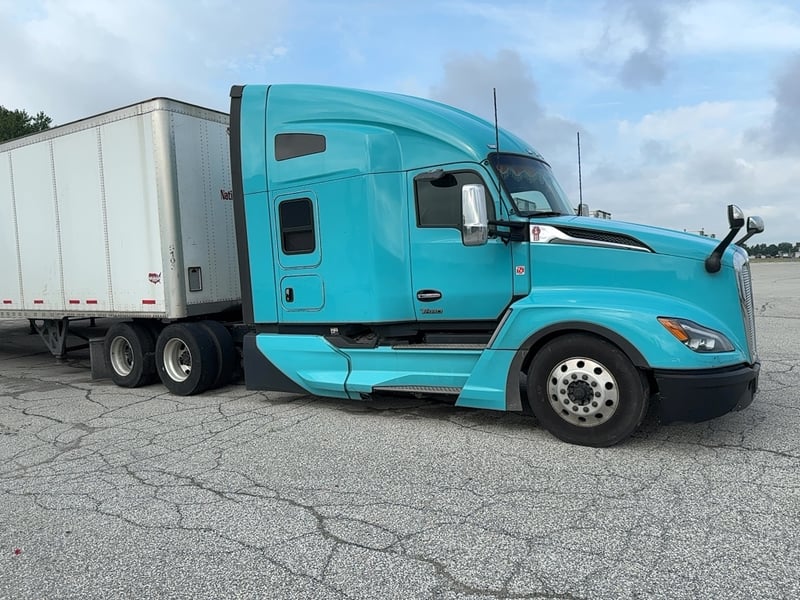 2023 KENWORTH T680